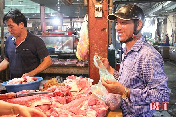 Giữa “bão dịch, người tiêu dùng Hà Tĩnh không quay lưng với thịt lợn