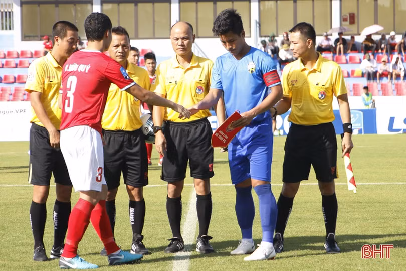 Hàng công thiếu duyên, Hồng Lĩnh Hà Tĩnh thất thủ trước An Giang ngay trên sân nhà