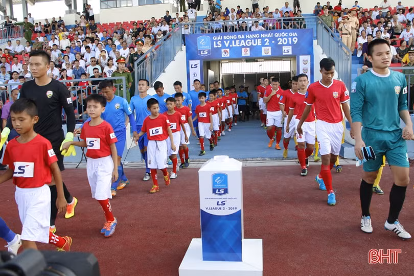 Hàng công thiếu duyên, Hồng Lĩnh Hà Tĩnh thất thủ trước An Giang ngay trên sân nhà