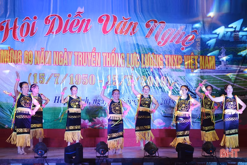 Lắng đọng cảm xúc hội diễn văn nghệ cựu TNXP Hà Tĩnh