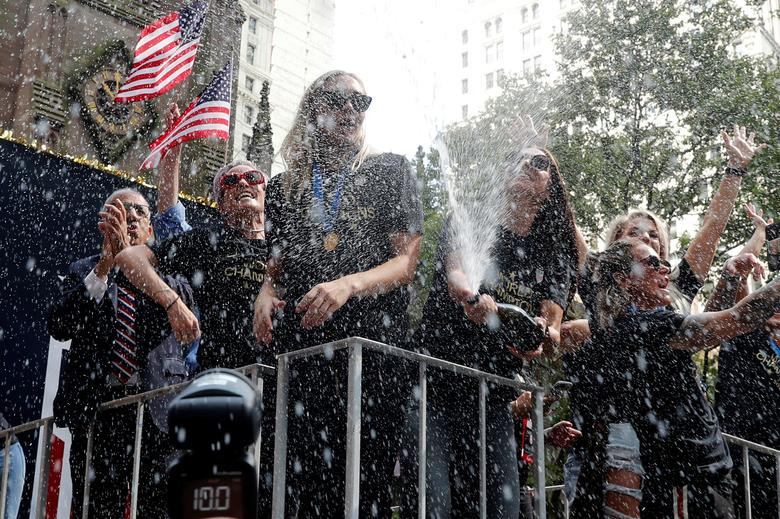 Tuyển nữ Mỹ diễu hành mừng chức vô địch World Cup 2019