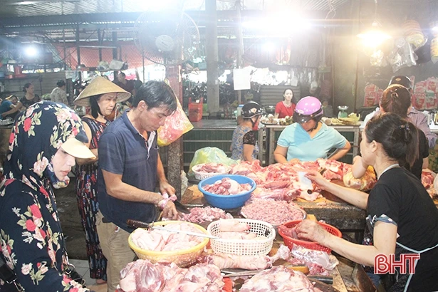 Giữa “bão dịch, người tiêu dùng Hà Tĩnh không quay lưng với thịt lợn