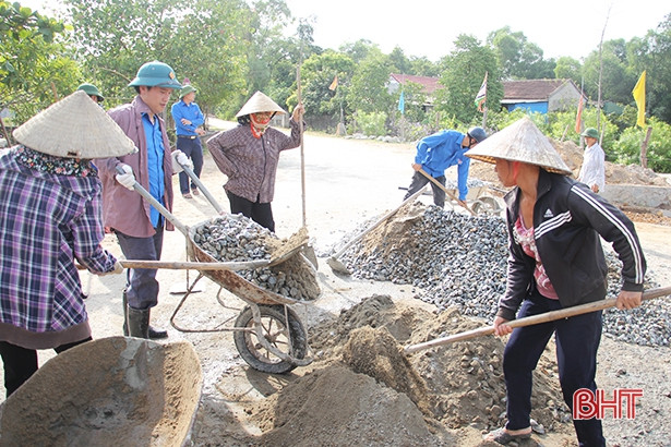 Đoàn Khối Các cơ quan và Doanh nghiệp Hà Tĩnh tham gia xây dựng nông thôn mới