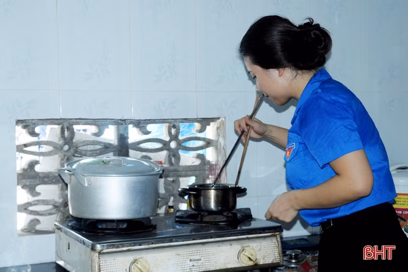 Ấm áp bữa cơm tình nghĩa bên gia đình Mẹ Việt Nam Anh hùng