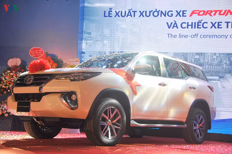 Mở đầu tháng 7, “cuộc đua” giảm giá xe ô tô tiếp tục sôi động