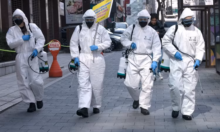 Hơn 98.000 người nhiễm nCoV trên thế giới