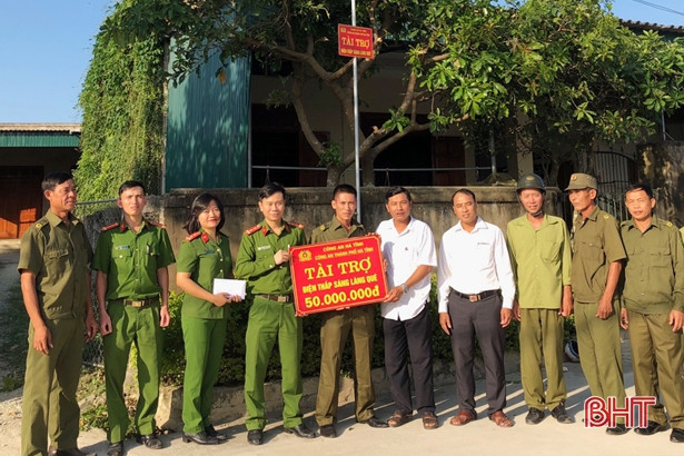 Nữ đại úy sáng tạo trong chuyên môn, xông xáo với hoạt động đoàn thể