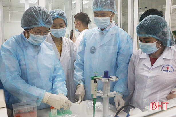CDC Hà Tĩnh được đào tạo chẩn đoán phát hiện sớm Covid-19