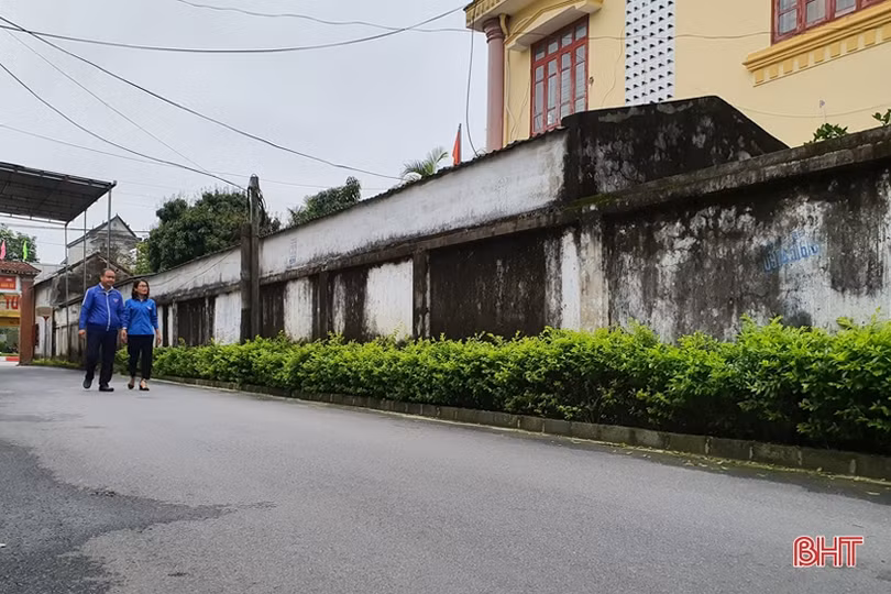 Thanh niên Hà Tĩnh “hô biến” tường xây thành tranh cổ động