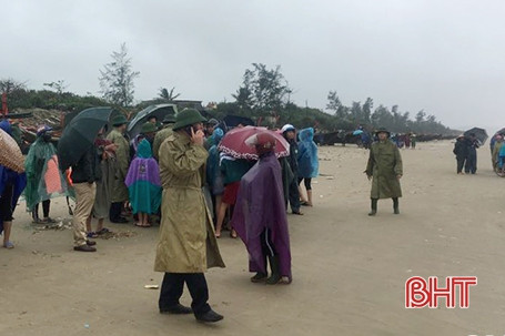 Tàu chở đá vôi gặp nạn, bị nghiêng trên vùng biển Hà Tĩnh