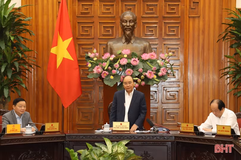 Thủ tướng Nguyễn Xuân Phúc: Hà Tĩnh đưa ra định hướng đúng trong phát triển thời gian tới