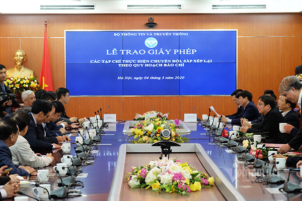 Trao giấy phép 18 tạp chí theo quy hoạch báo chí ảnh 1 Trao giấy phép 18 tạp chí theo quy hoạch báo chí