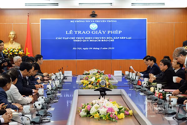 Trao giấy phép 18 tạp chí theo quy hoạch báo chí ảnh 1 Trao giấy phép 18 tạp chí theo quy hoạch báo chí