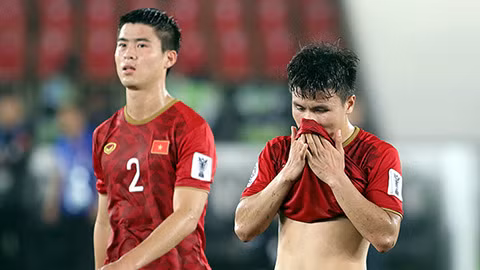 Phương án nào thay hàng thủ “thủng lỗ chỗ” ở đội tuyển Việt Nam?