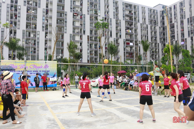 40 VĐV tranh tài bóng chuyền hơi ở khu nhà ở xã hội đầu tiên Hà Tĩnh