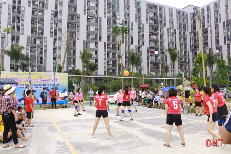 40 VĐV tranh tài bóng chuyền hơi ở khu nhà ở xã hội đầu tiên Hà Tĩnh