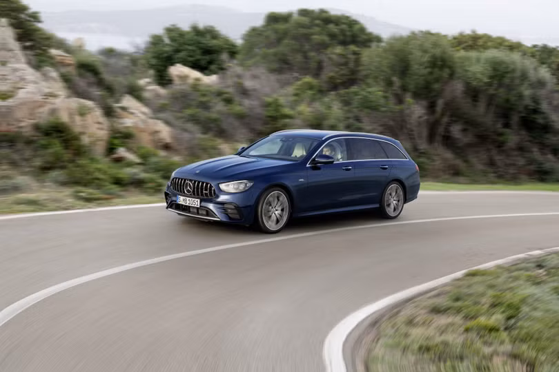 Phiên bản hiệu năng cao Mercedes-AMG E53 2021 chính thức trình làng