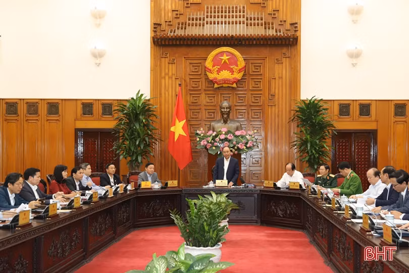 Thủ tướng Nguyễn Xuân Phúc: Hà Tĩnh đưa ra định hướng đúng trong phát triển thời gian tới