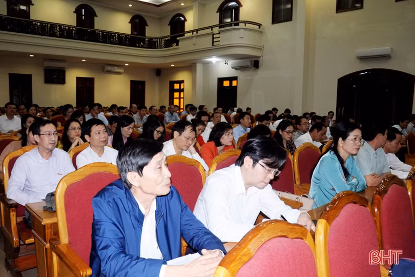 Lan tỏa mạnh mẽ phong trào thi đua chào mừng đại hội Đảng các cấp ở Hà Tĩnh