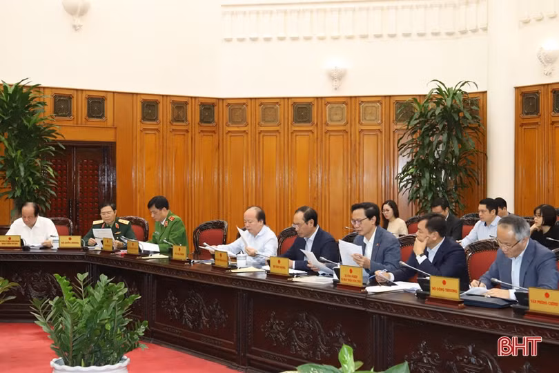 Thủ tướng Nguyễn Xuân Phúc: Hà Tĩnh đưa ra định hướng đúng trong phát triển thời gian tới