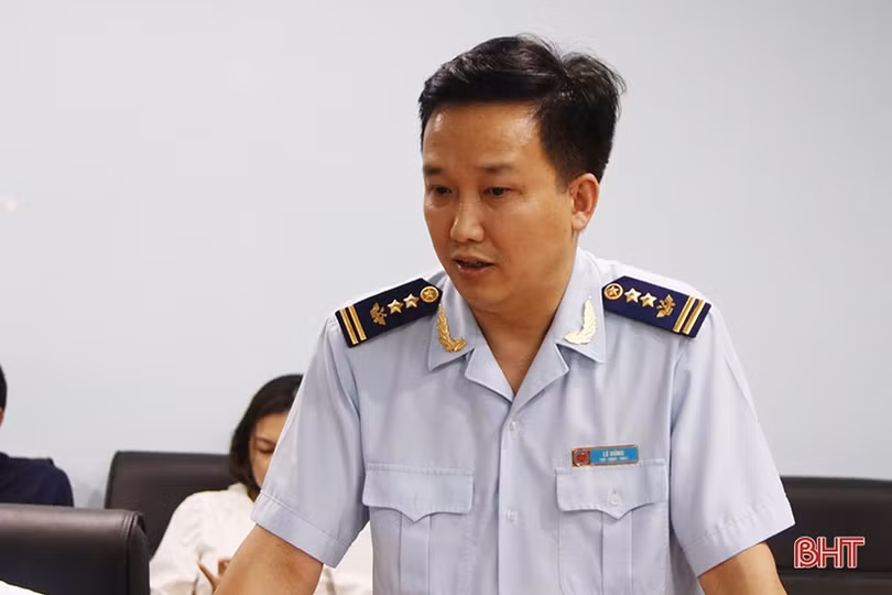 Kiểm dịch chặt chẽ người và phương tiện nhập cảnh qua Cửa khẩu Cầu Treo