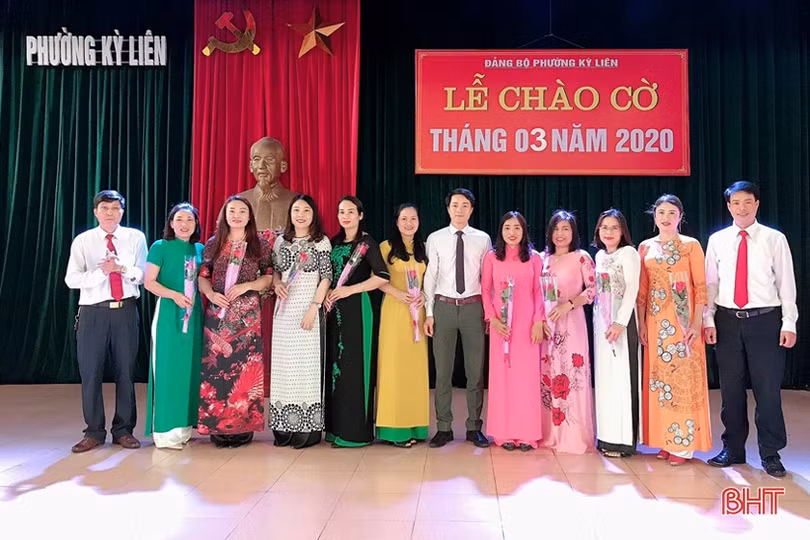 Phụ nữ Hà Tĩnh rạng ngời trong tuần lễ hưởng ứng sự kiện “Áo dài - Di sản văn hóa Việt Nam”