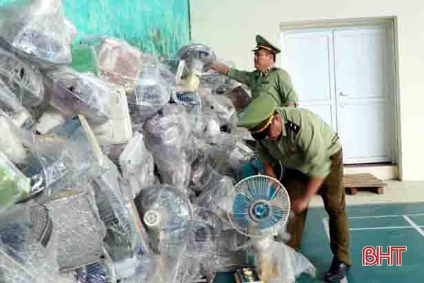 Hà Tĩnh: Bắt xe tải chở lượng lớn điều hòa, quạt điện “second hand” từ Nam ra Bắc