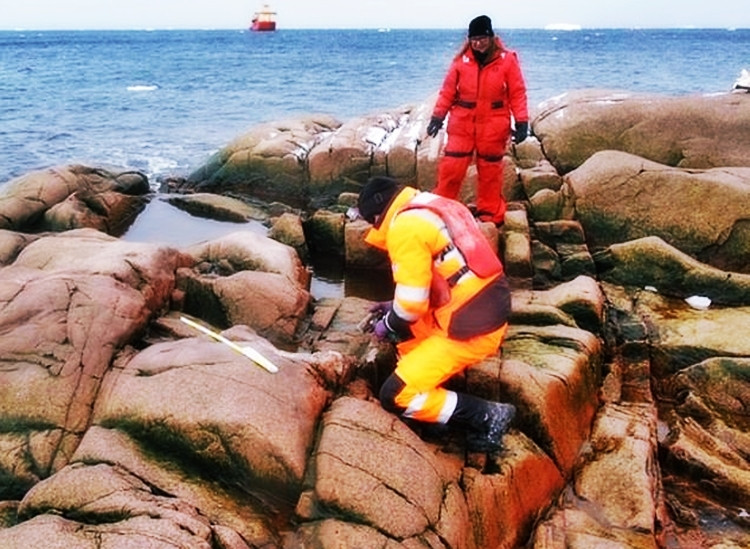 Lộ diện hòn đảo chưa từng được khám phá ở Nam Cực ảnh 2 Lộ diện hòn đảo chưa từng được khám phá ở Nam Cực