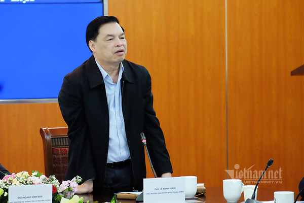 Theo ông Lê Mạnh Hùng - Phó Trưởng Ban Tuyên giáo Trung ương, quản lý báo chí là để báo chí phát triển. Ảnh: Trọng Đạt Trao giấy phép 18 tạp chí theo quy hoạch báo chí