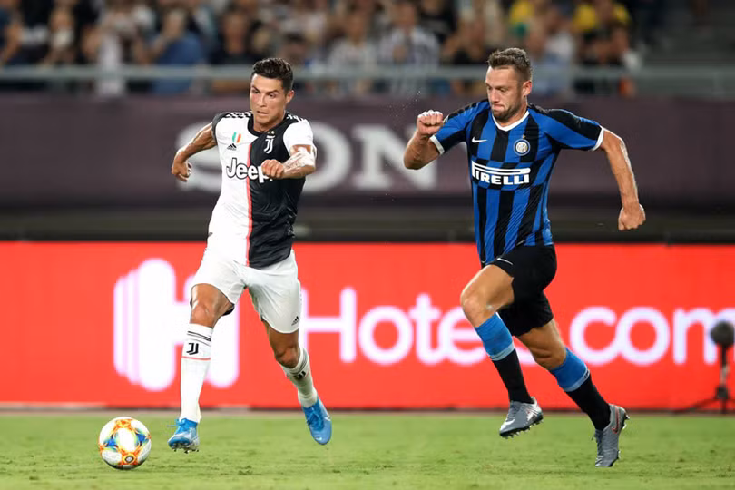 Bóng đá châu Âu khốn đốn vì Covid-19