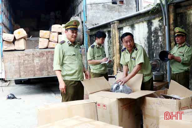 Hà Tĩnh: Bắt xe tải chở lượng lớn điều hòa, quạt điện “second hand” từ Nam ra Bắc