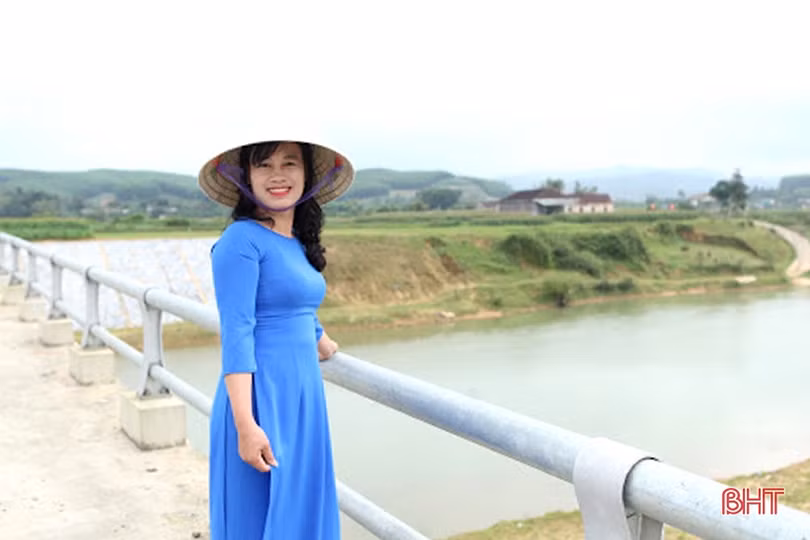 Phụ nữ Hà Tĩnh rạng ngời trong tuần lễ hưởng ứng sự kiện “Áo dài - Di sản văn hóa Việt Nam”