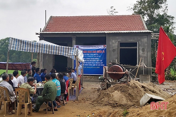Đoàn thanh niên doanh nghiệp Hà Tĩnh hỗ trợ xây nhà cho hộ nghèo