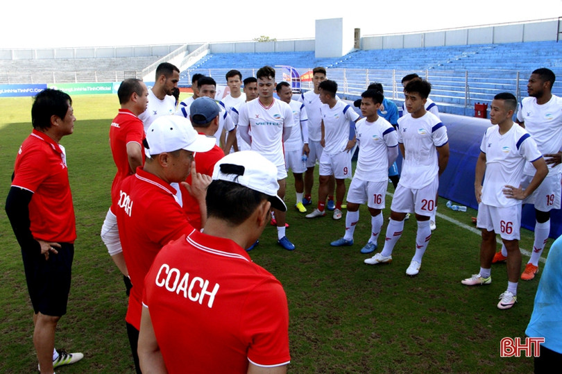 Xuất quân trận đầu không khán giả, Hồng Lĩnh Hà Tĩnh quyết thi đấu hết mình