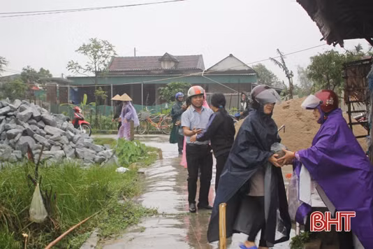 Khởi công xây dựng 6 nhà tình nghĩa cho người nghèo Thạch Hà