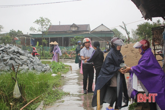 Khởi công xây dựng 6 nhà tình nghĩa cho người nghèo Thạch Hà