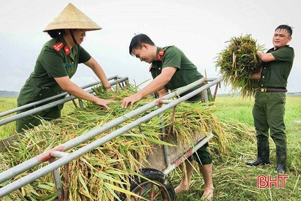 Nữ đại úy sáng tạo trong chuyên môn, xông xáo với hoạt động đoàn thể
