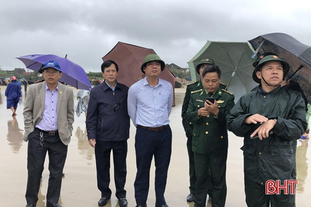 Tàu chở đá vôi gặp nạn, bị nghiêng trên vùng biển Hà Tĩnh