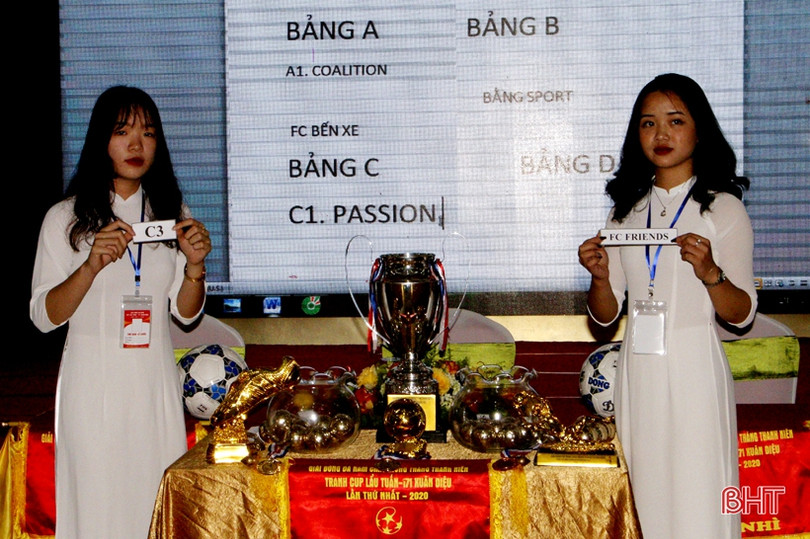 16 đội tranh tài giải bóng đá nam chào mừng “Tháng thanh niên”