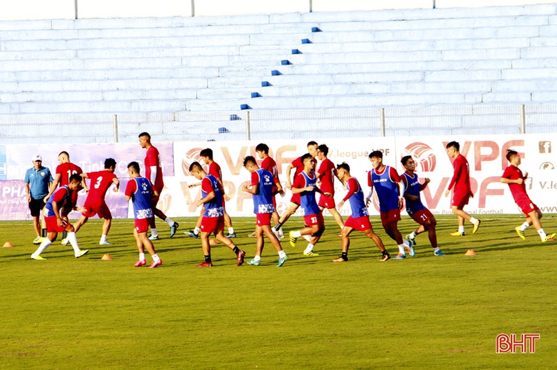 Xuất quân trận đầu không khán giả, Hồng Lĩnh Hà Tĩnh quyết thi đấu hết mình