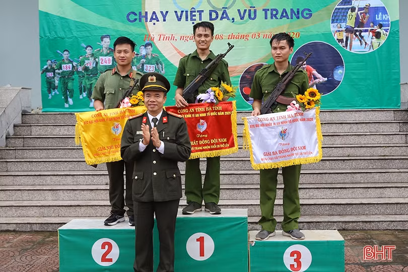 Sôi nổi giải chạy vũ trang - việt dã Công an Hà Tĩnh năm 2020