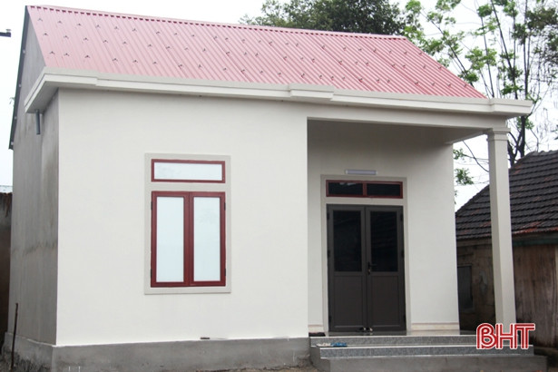 Bàn giao 5 nhà tình nghĩa cho người nghèo Lộc Hà