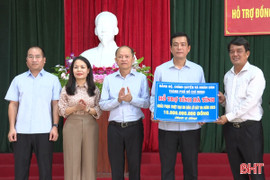 Tiếp nhận nguồn lực hỗ trợ khắc phục thiệt hại do bão số 10 gây ra 