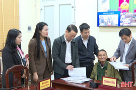 Lãnh đạo Hà Tĩnh tiếp công dân định kỳ tháng 12