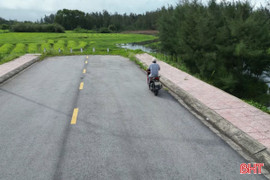 “Tuyến đường treo” ở Thạch Văn: Lãng phí tiền tỷ, ẩn họa khôn lường