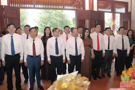 Đoàn đại biểu tỉnh Hà Tĩnh dâng hương tưởng niệm các anh hùng liệt sỹ hy sinh tại Lào