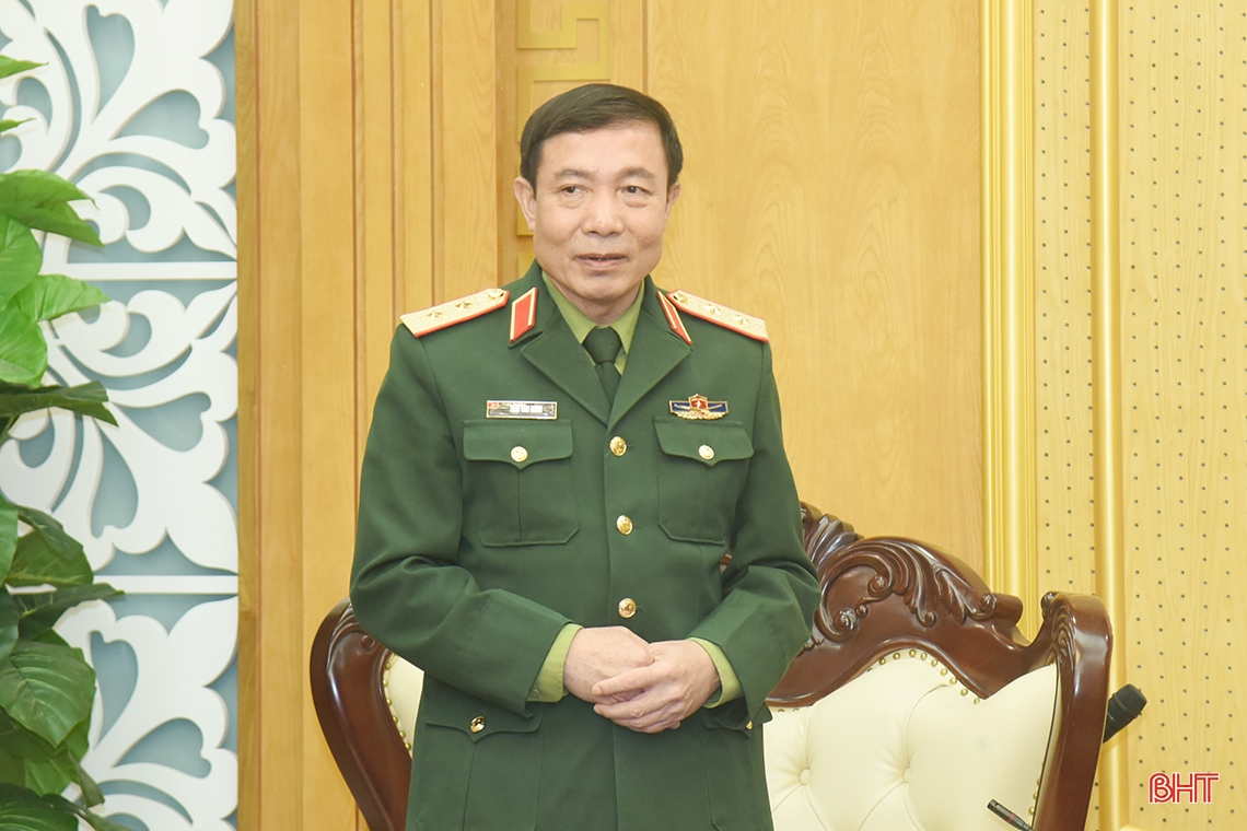 Lãnh đạo Hà Tĩnh chúc mừng Trung tướng Thái Văn Minh