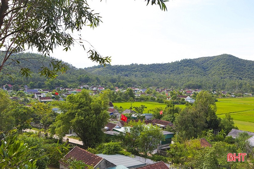 Lòng anh đau đáu nhớ quê, thương quê, vui buồn cùng quê trong nắng trong mưa, trong bốn mùa xuân hạ thu đông... bqbht_br_154d5231058t71571l0.jpg