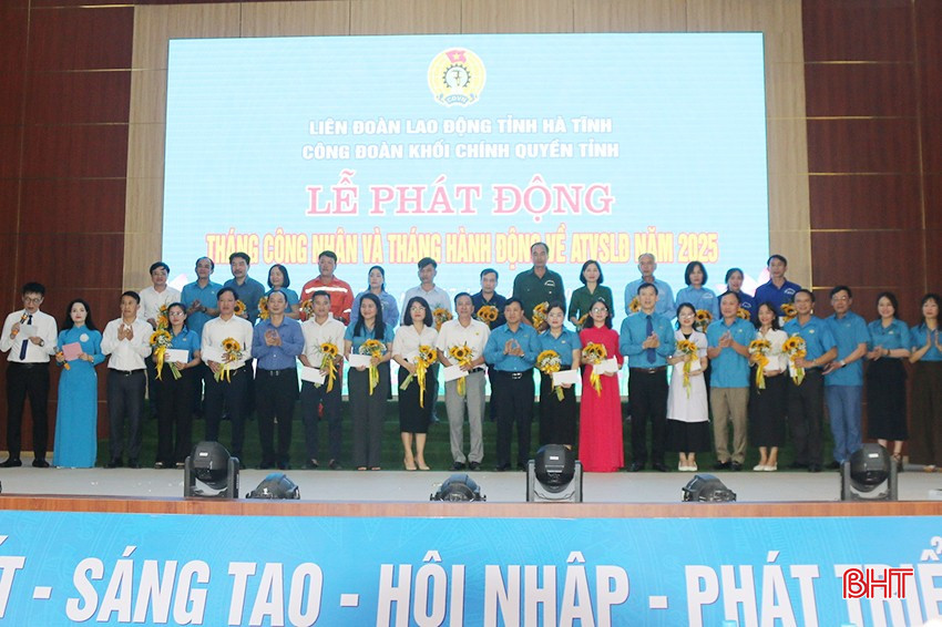 Công đoàn Khối Chính quyền tỉnh biểu dương 26 đoàn viên, công nhân lao động tiêu biểu có thành tích xuất sắc trong các phong trào thi đua yêu nước. bqbht_br_z6514366088422-0448af50cc2c52584af6c8a7c59f7859-9857.jpg