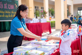 Câu nhân nghĩa lắng vào hồn non sông